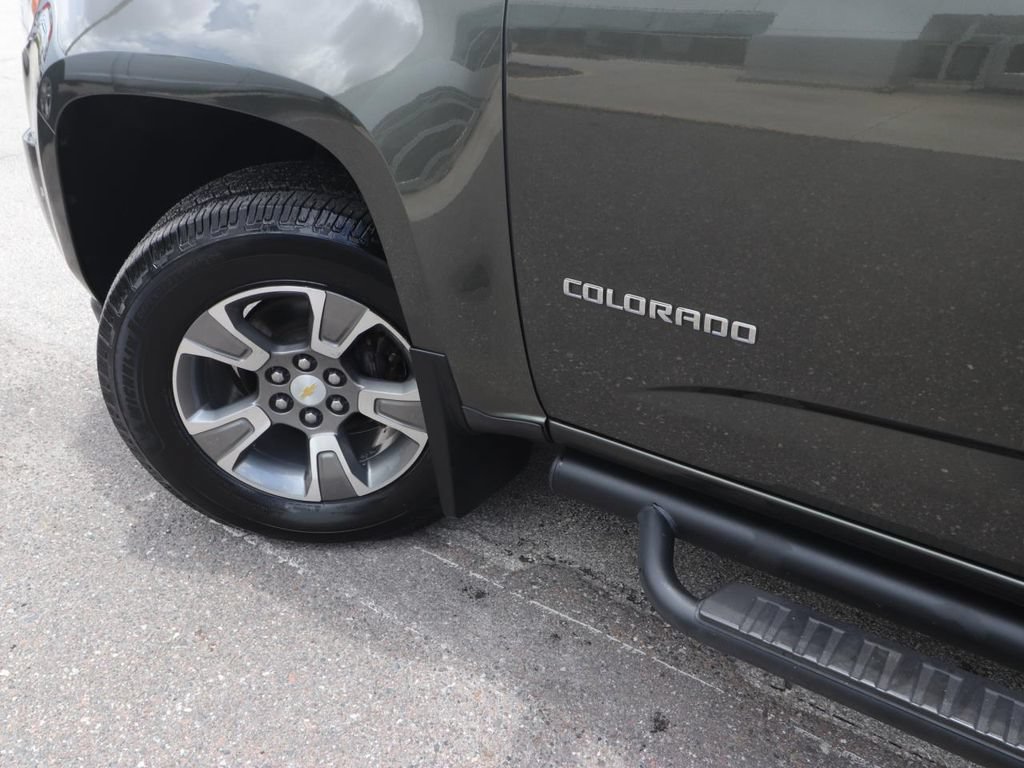 Used 2018 Chevrolet Colorado Z71 AWD/4WD image 3