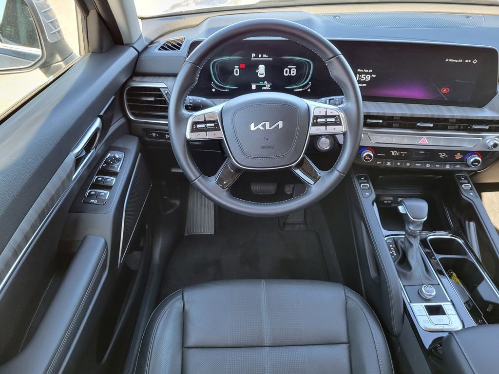 Used 2024 Kia Telluride EX w/ EX Captain's Chair Package image 20