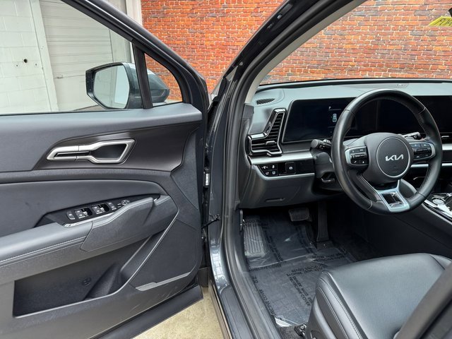 Used 2024 Kia Sportage EX w/ EX Premium Package image 9