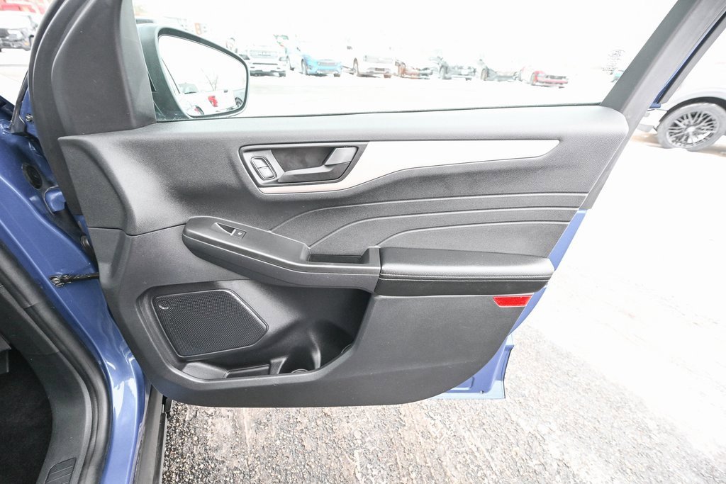 Certified 2022 Ford Escape SE w/ SE Sport Appearance Package image 26