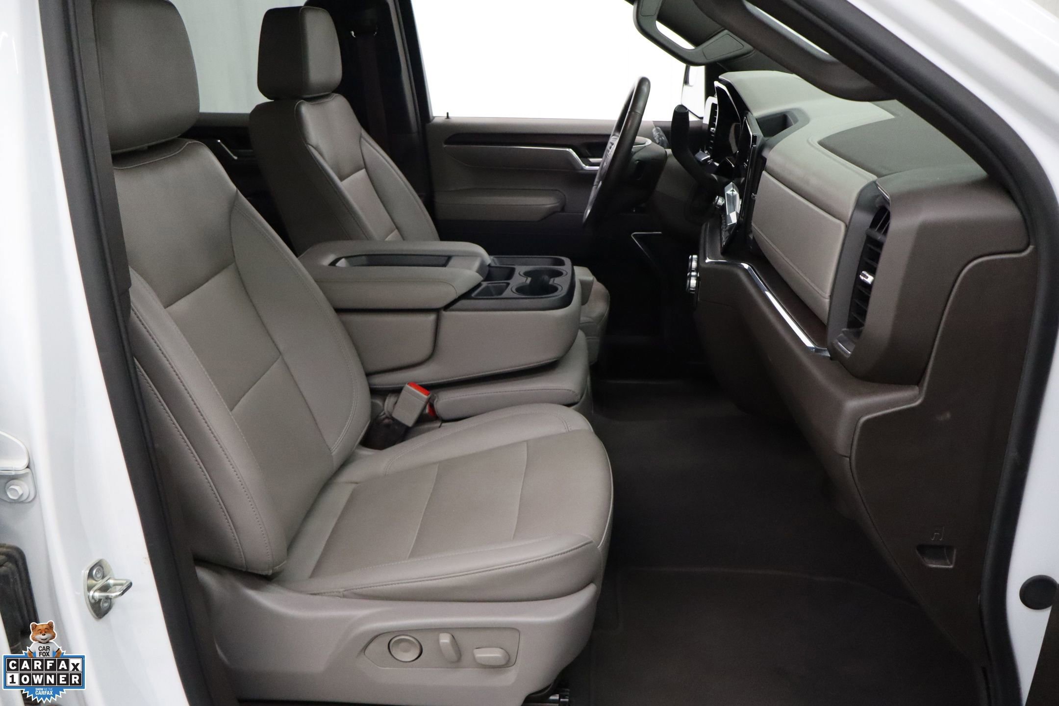 Used 2024 GMC Sierra 1500 SLT image 33