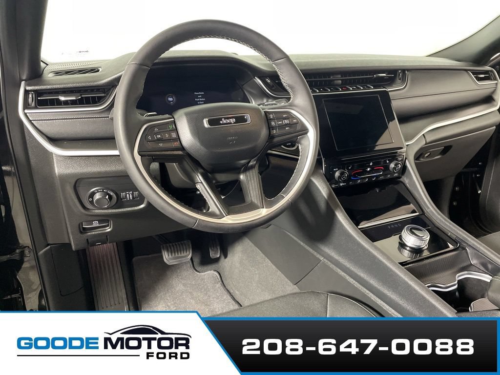 Used 2024 Jeep Grand Cherokee L Laredo w/ Luxury Tech Group I AWD/4WD image 8