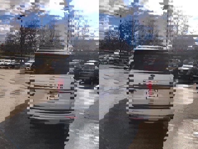 Certified 2022 Ford Expedition Timberline image 3