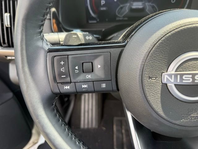 Used 2024 Nissan Pathfinder Platinum AWD/4WD image 3