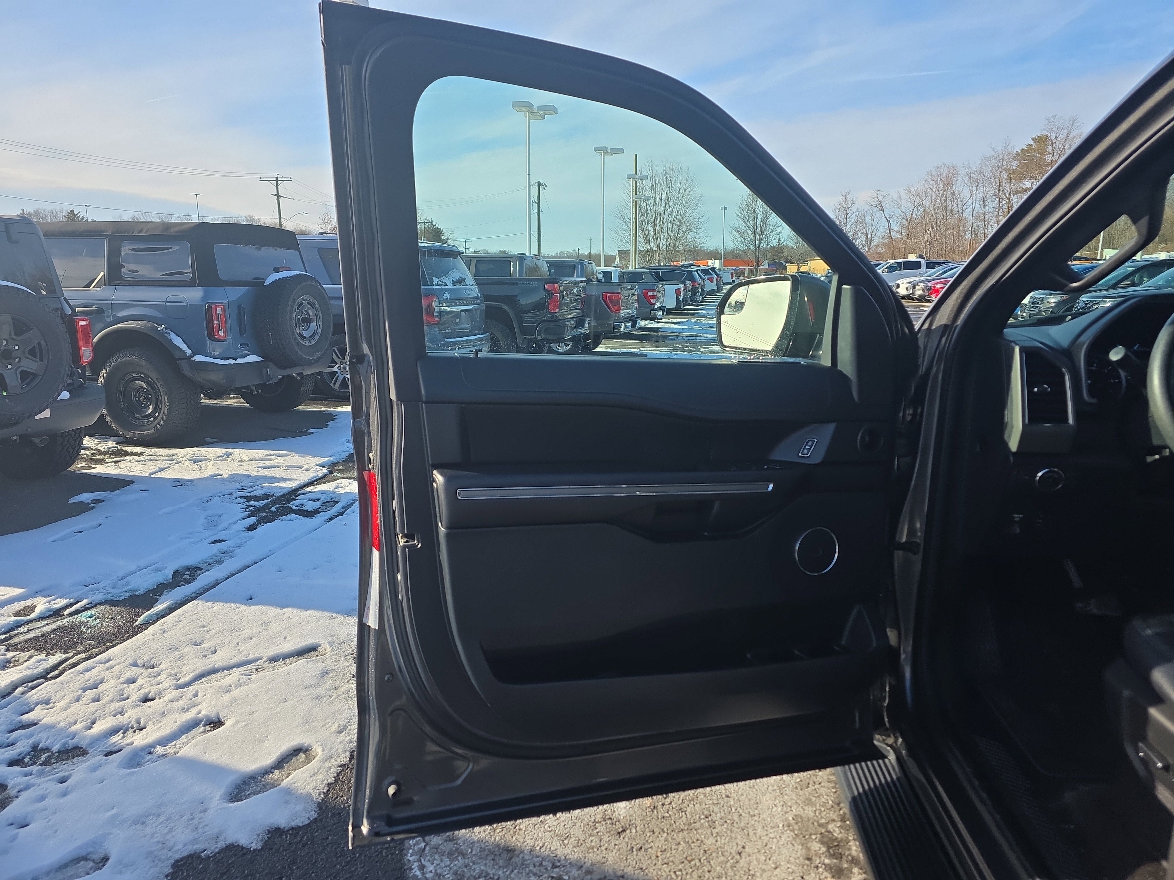 Certified 2018 Ford Expedition Max XLT image 27