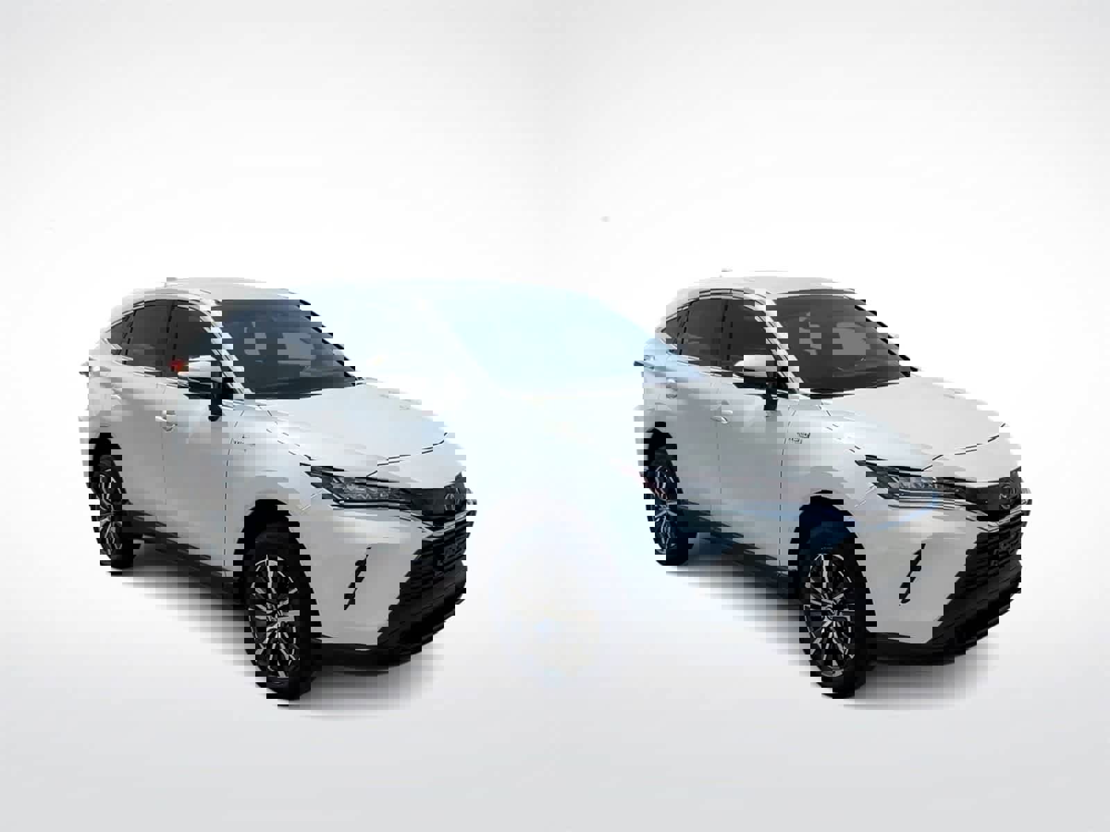 Used 2021 Toyota Venza LE image 2