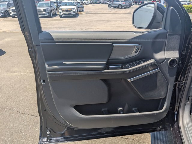 Certified 2025 Ford Expedition Max Platinum w/ Driver's Package AWD/4WD image 12
