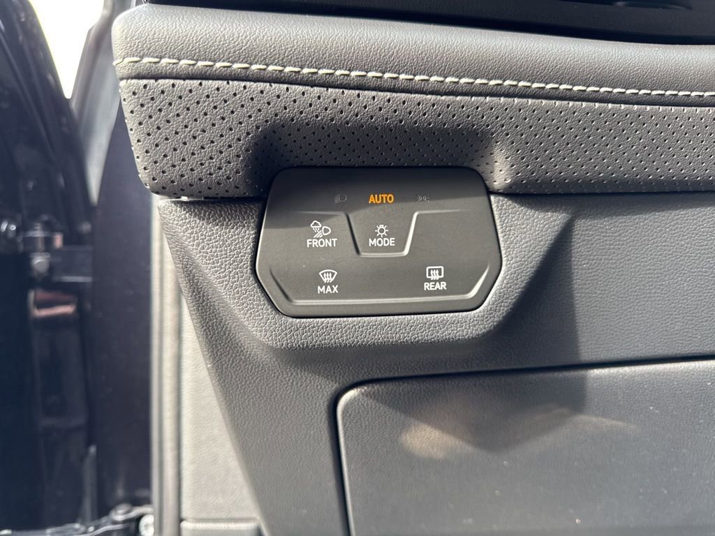 Used 2024 Volkswagen Atlas SE image 18