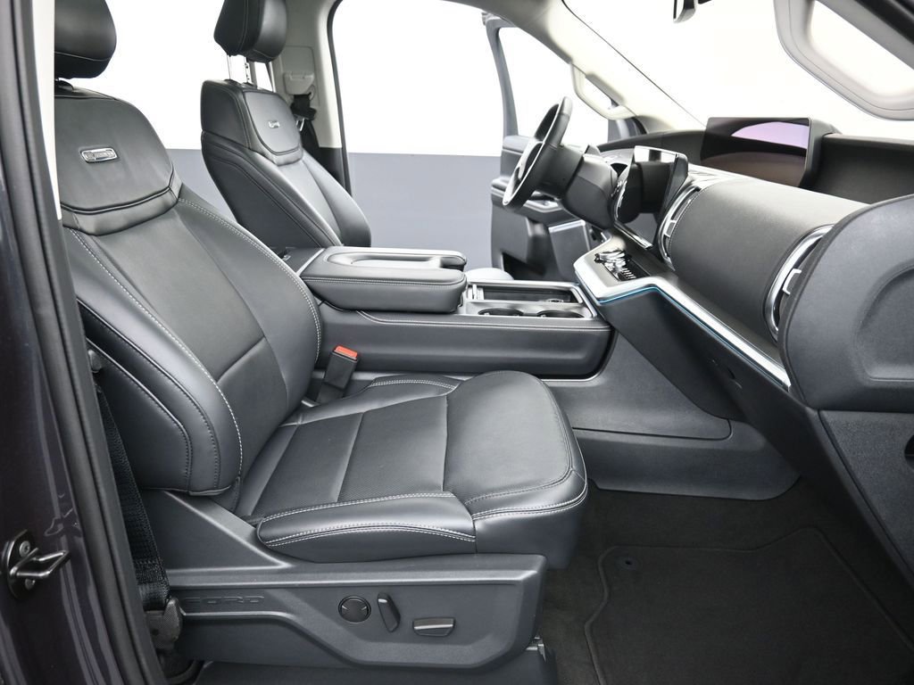 Certified 2025 Ford Expedition Max Platinum image 25