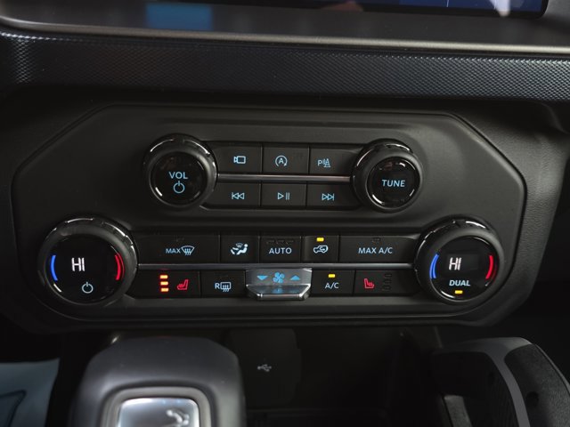 Certified 2023 Ford Bronco Outer Banks w/ Sasquatch Package image 24