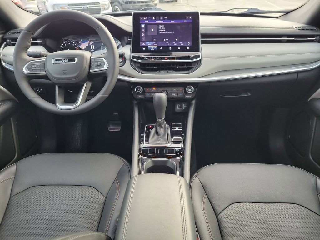 Used 2023 Jeep Compass Limited image 11