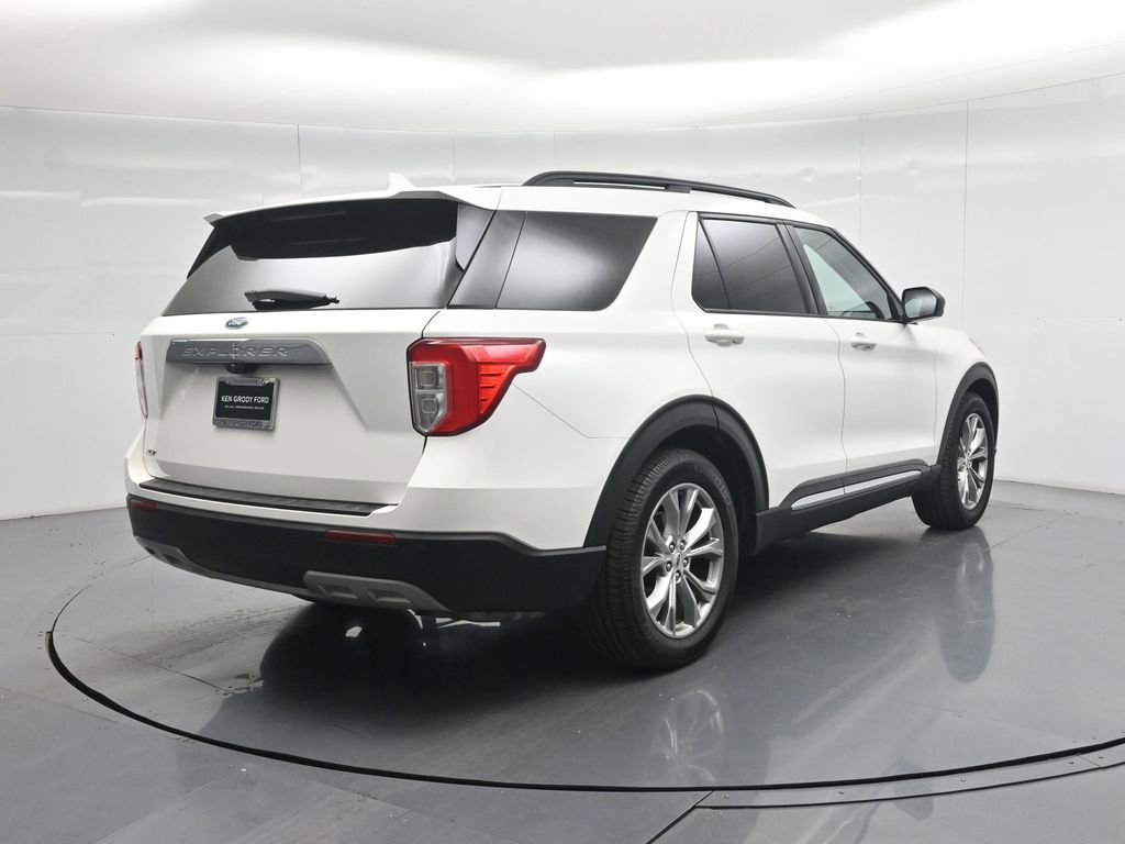 Certified 2021 Ford Explorer XLT w/ Equipment Group 202A RWD image 27