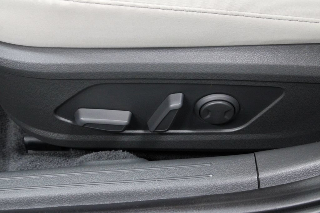 Used 2025 Hyundai Sonata SEL FWD image 25