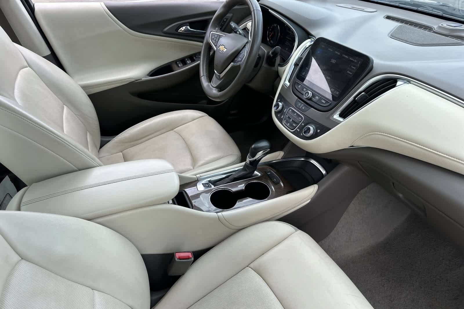Used 2024 Chevrolet Malibu LT FWD image 16