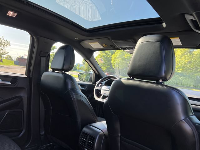 Certified 2023 Ford Escape ST-Line w/ Tech Pack #1 AWD/4WD image 33