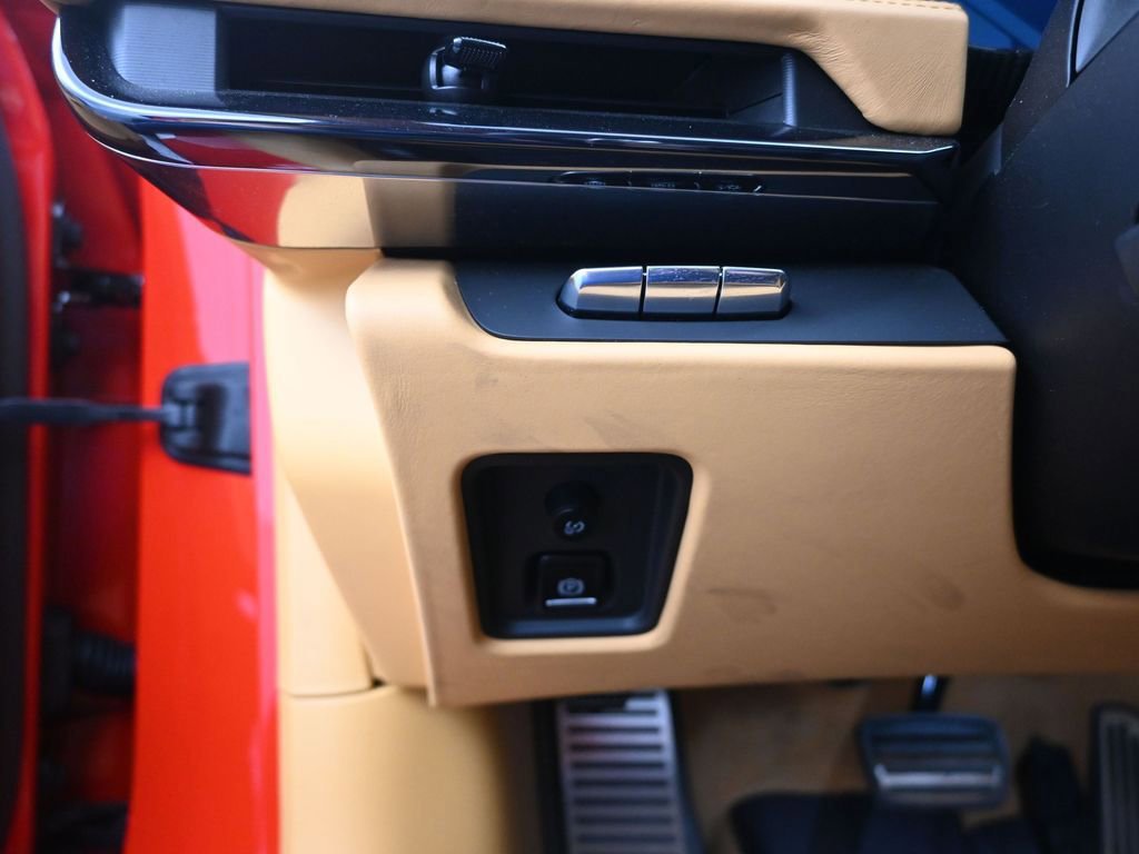 Used 2023 Chevrolet Corvette Stingray Premium Conv w/ Z51 Performance Package image 44