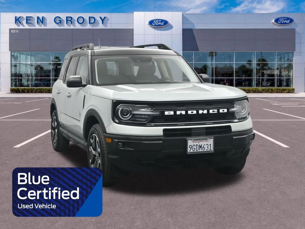 Certified 2023 Ford Bronco Sport Outer Banks w/ Tech Package AWD/4WD image 1