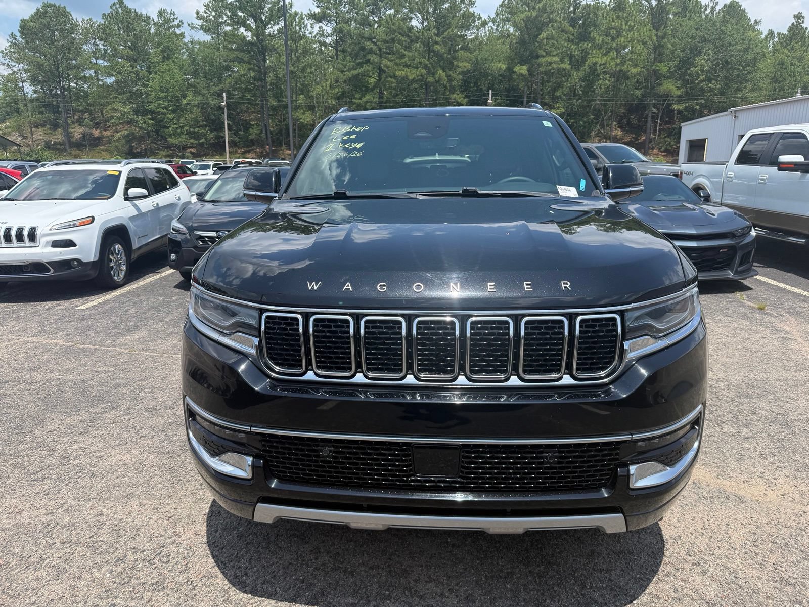 Used 2022 Jeep Wagoneer Series II w/ Premium Group I AWD/4WD image 2
