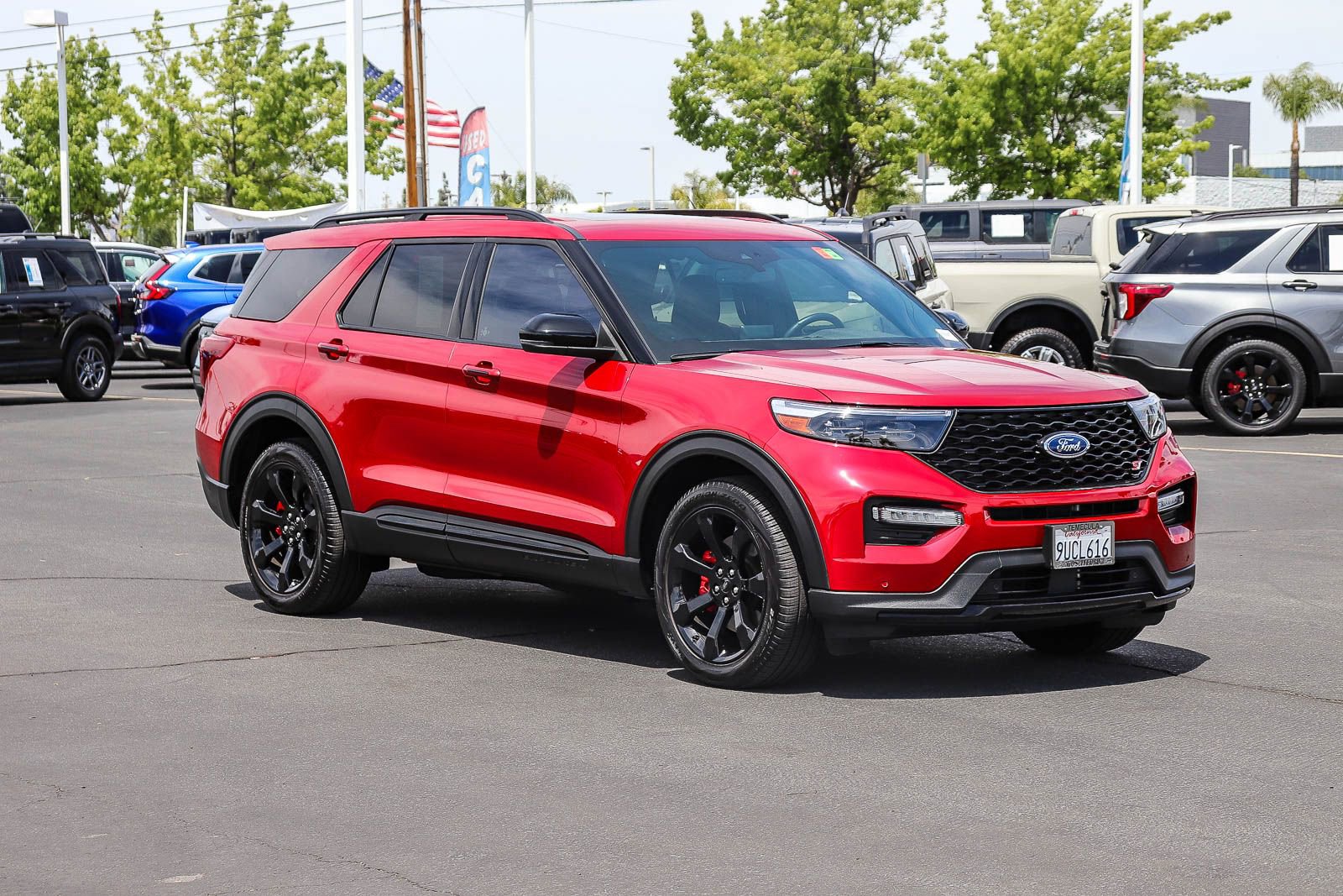 Certified 2023 Ford Explorer ST w/ Equipment Group 401A AWD/4WD image 3