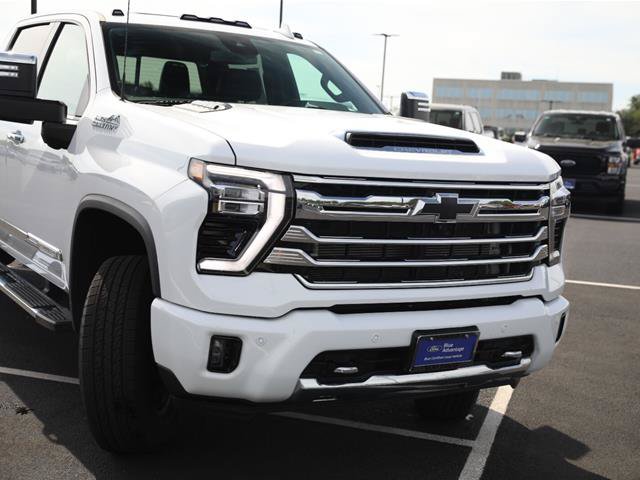 Used 2024 Chevrolet Silverado 2500 High Country w/ Z71 Off-Road Package AWD/4WD image 8