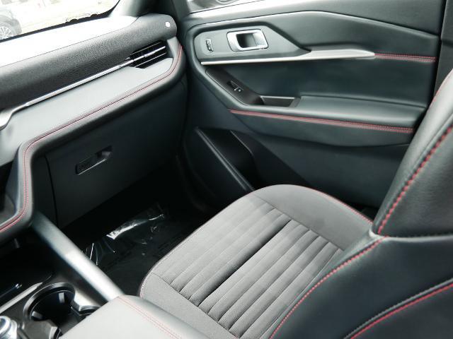 Certified 2025 Ford Explorer ST-Line AWD/4WD image 18
