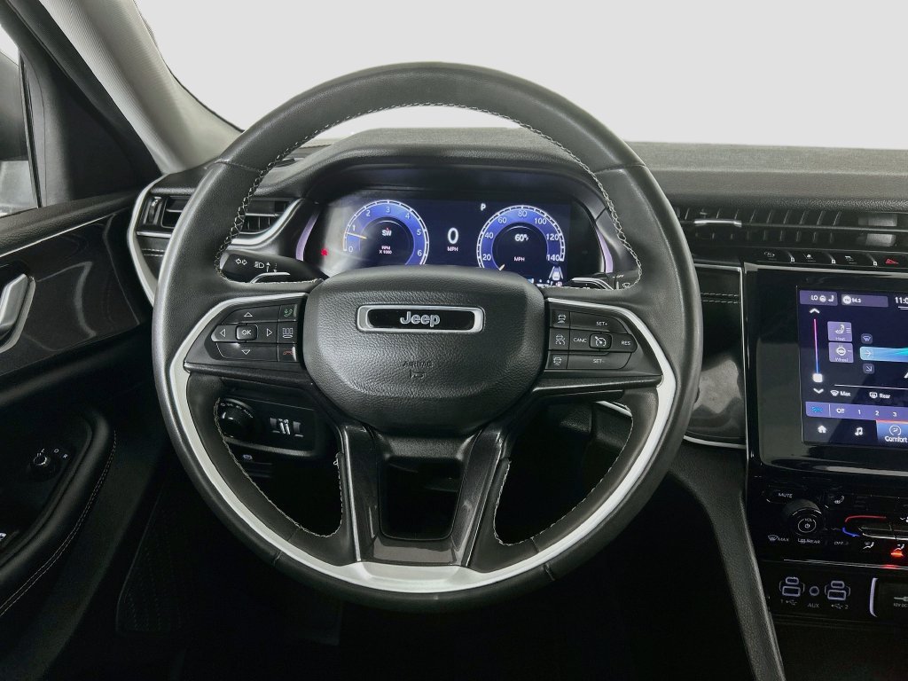Used 2023 Jeep Grand Cherokee Laredo w/ Luxury Tech Group I AWD/4WD image 14