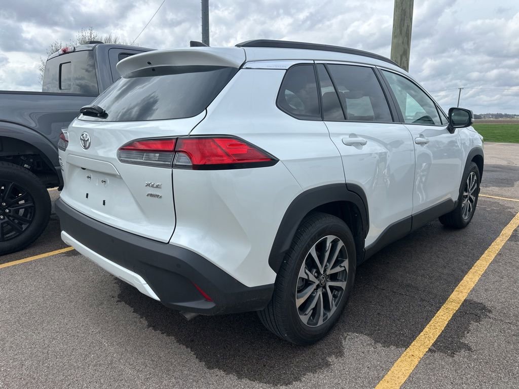Used 2025 Toyota Corolla Cross XLE w/ Convenience Package AWD/4WD image 9