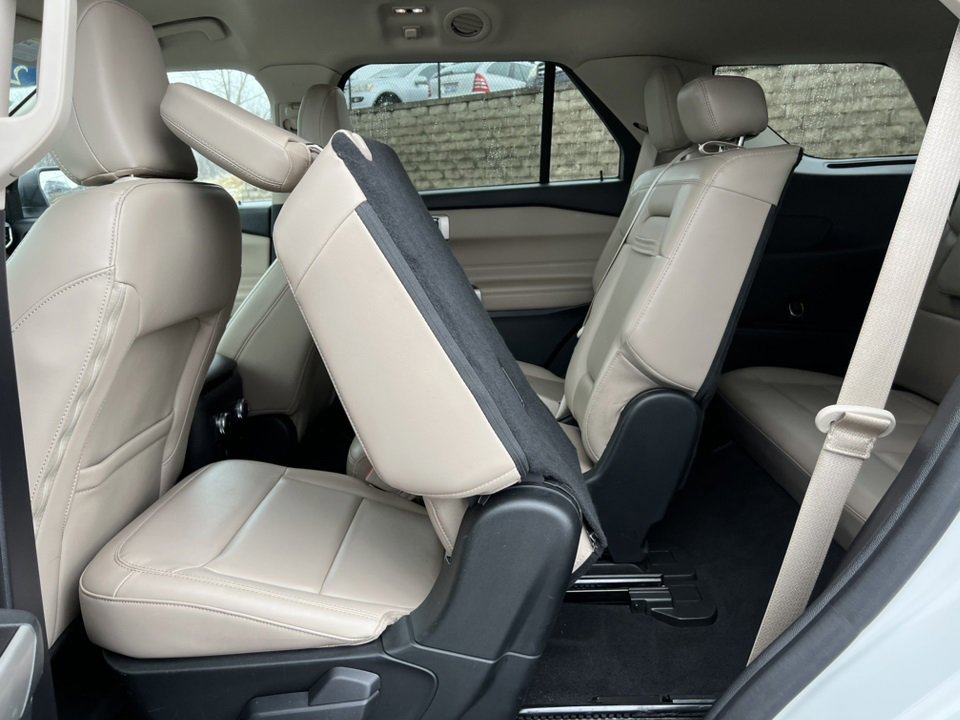 Certified 2022 Ford Explorer XLT w/ Equipment Group 202A image 12