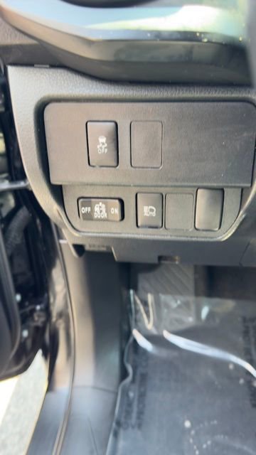 Used 2023 Toyota Tacoma SR image 9