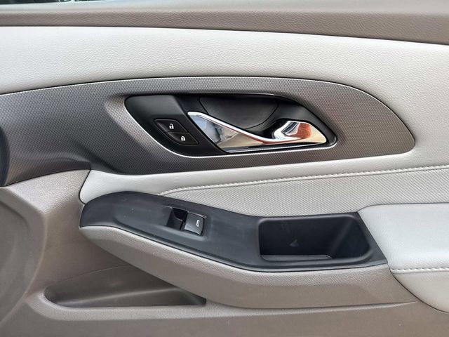 Used 2021 Chevrolet Traverse Premier image 15