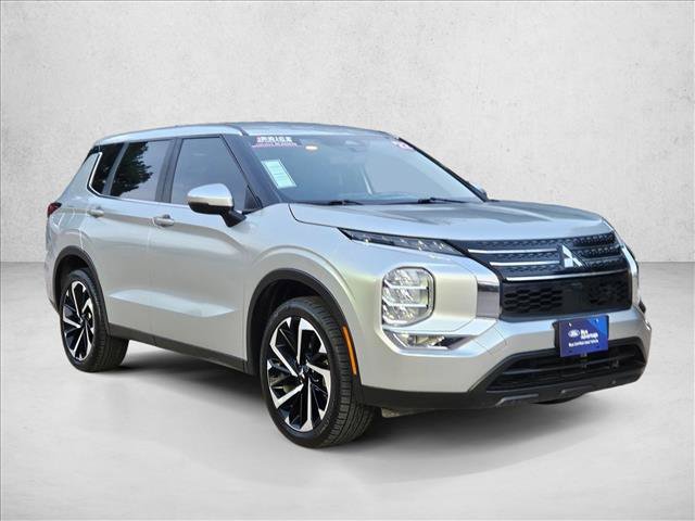 Used 2022 Mitsubishi Outlander ES FWD image 3