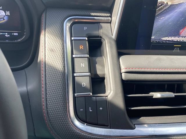 Used 2023 Chevrolet Suburban RST AWD/4WD image 31