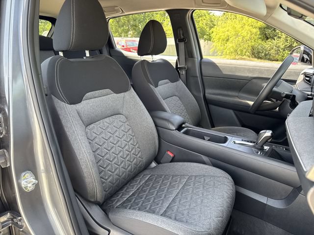 Used 2026 Nissan Kicks SV FWD image 23