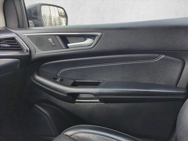 Certified 2018 Ford Edge Titanium w/ Technology Package image 22