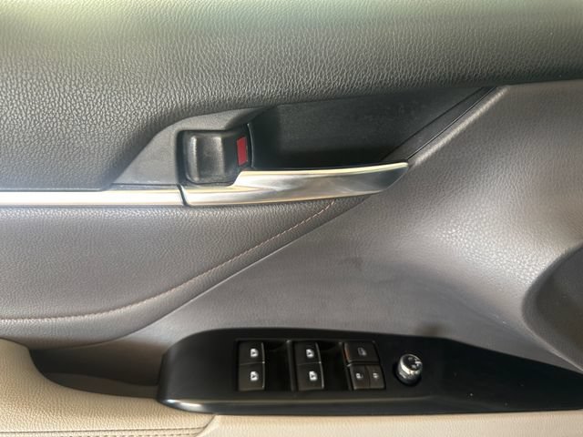 Used 2018 Toyota Camry XLE w/ Audio Package FWD image 11