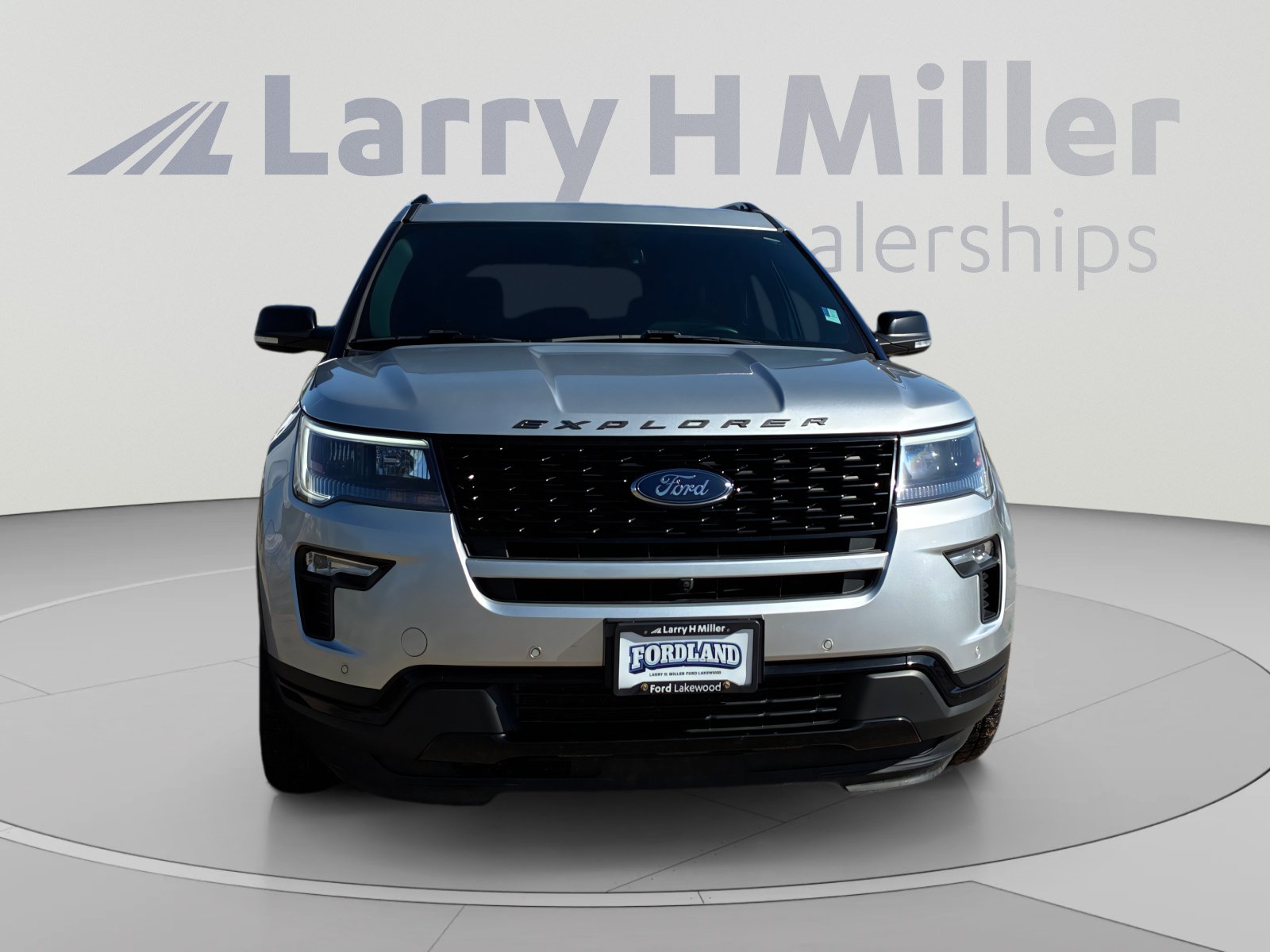 Certified 2018 Ford Explorer Sport w/ Equipment Group 401A AWD/4WD image 8