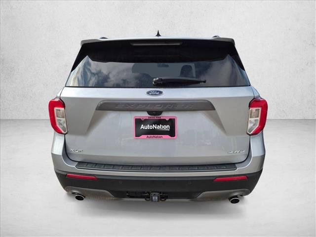 Certified 2022 Ford Explorer XLT w/ Equipment Group 202A AWD/4WD image 4