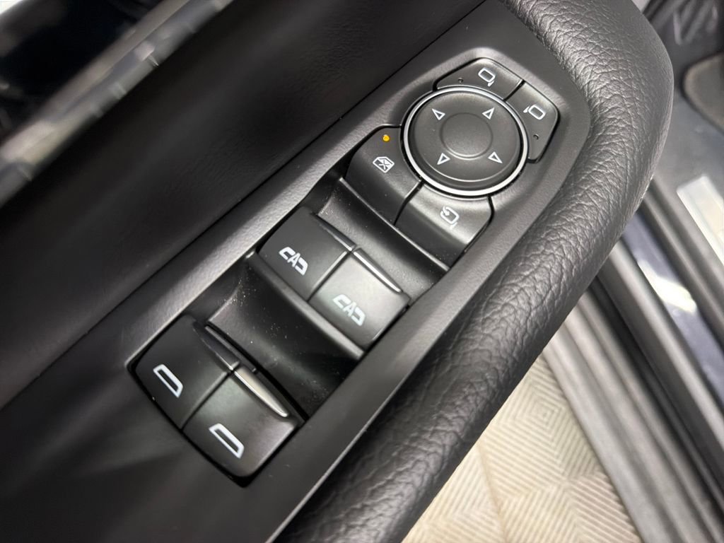 Used 2025 GMC Yukon XL Denali image 17