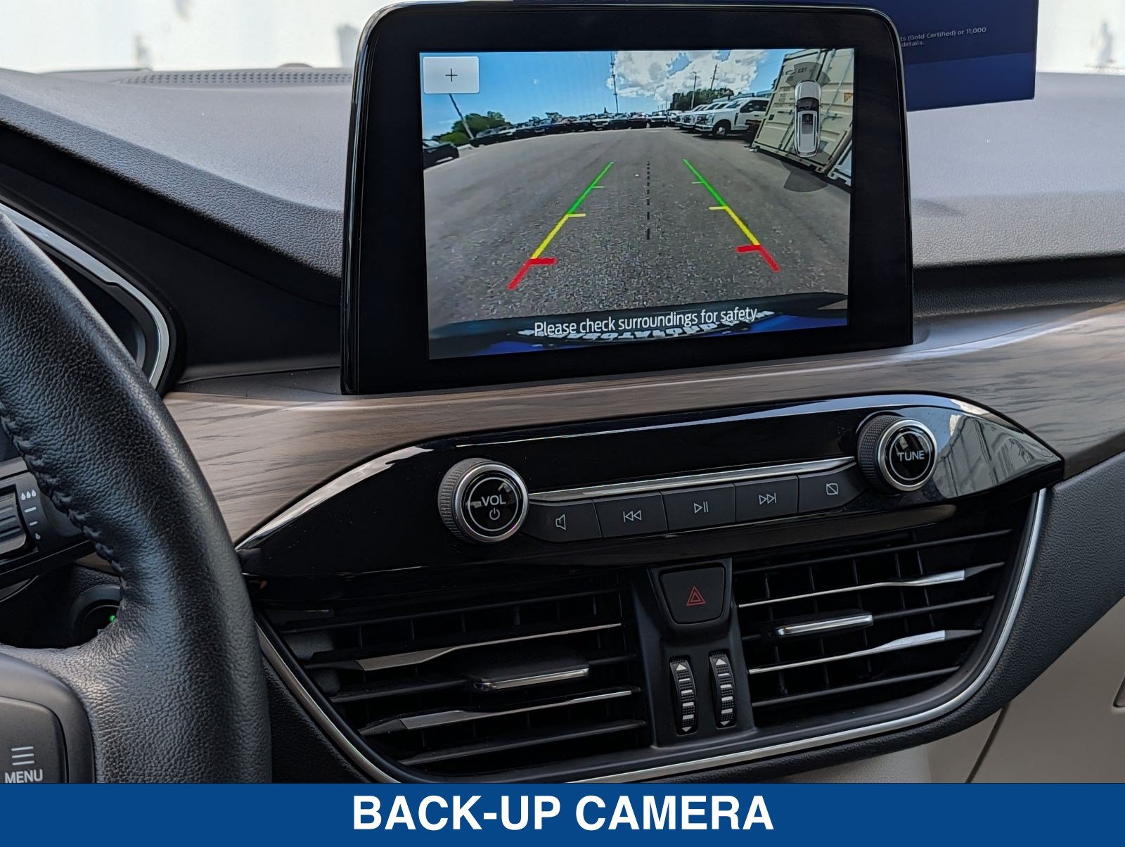 Certified 2020 Ford Escape Titanium FWD image 31