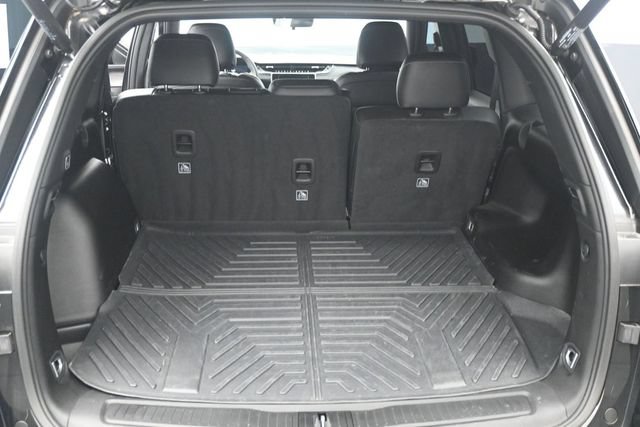 Used 2025 Jeep Grand Cherokee Altitude AWD/4WD image 19