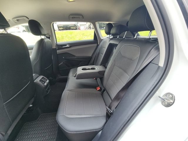 Used 2022 Volkswagen Taos SE AWD/4WD image 13