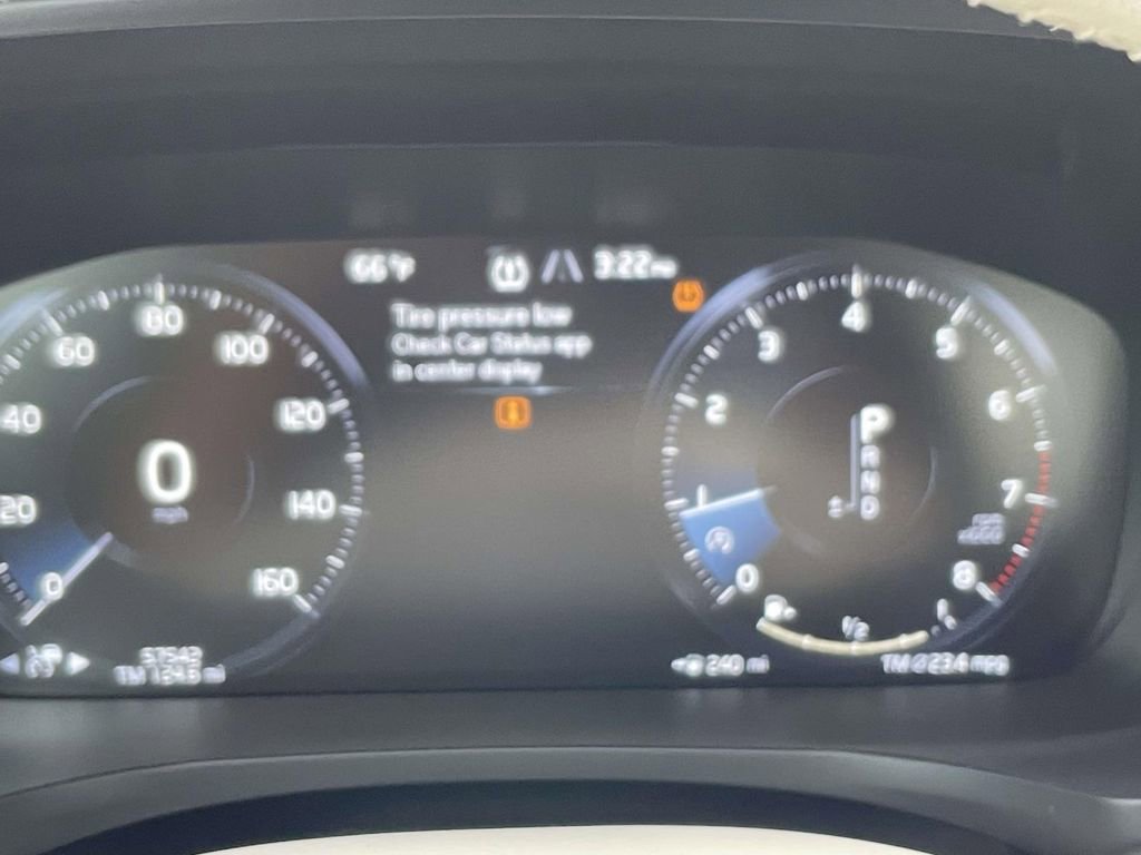 Used 2021 Volvo S60 T5 Momentum w/ Advanced Package image 23