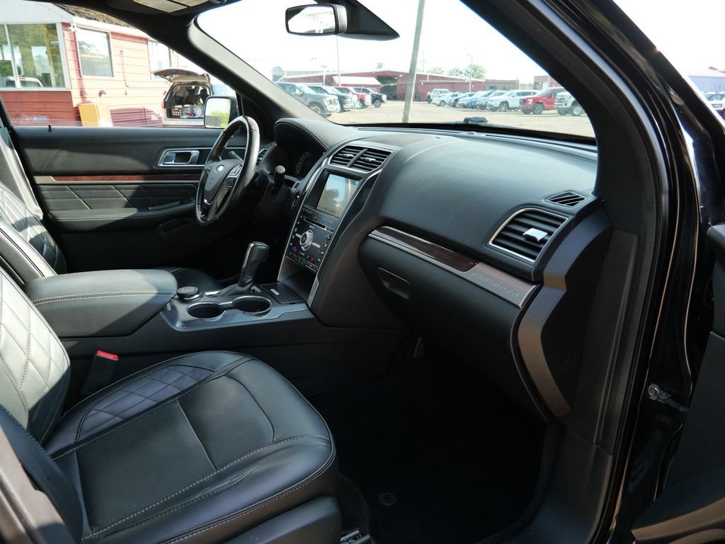 Certified 2017 Ford Explorer Platinum AWD/4WD image 11