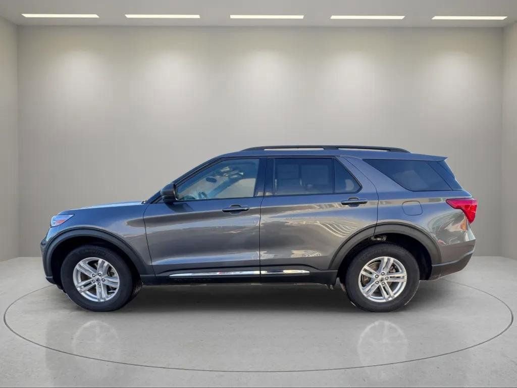 Certified 2021 Ford Explorer XLT w/ Equipment Group 202A image 5