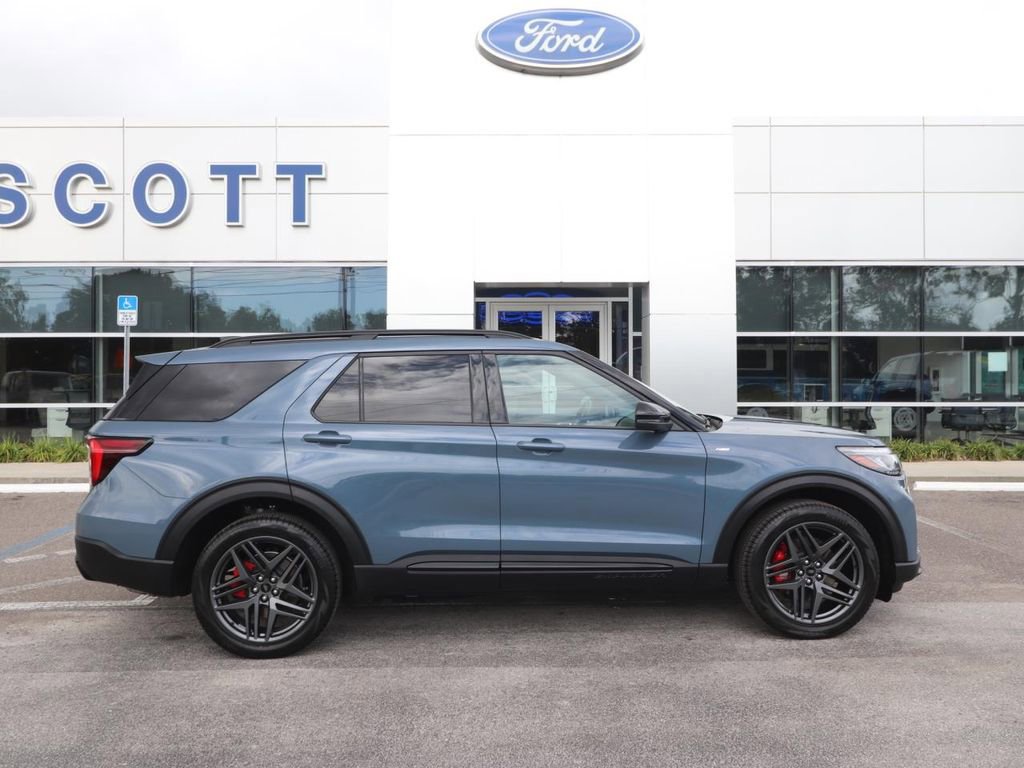 Certified 2025 Ford Explorer ST-Line w/ Premium Package image 6