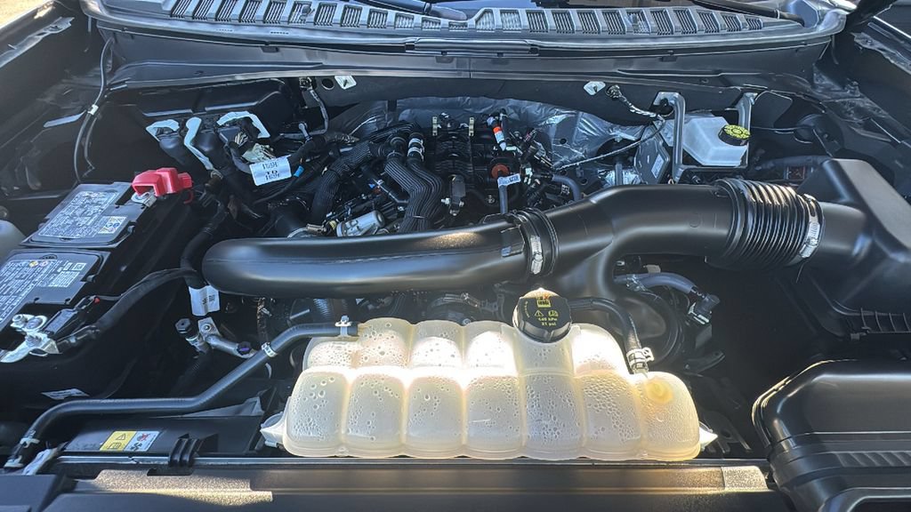 Certified 2025 Ford Expedition Active AWD/4WD image 26