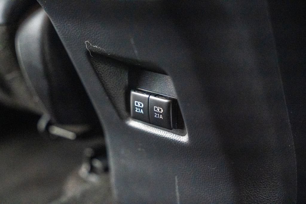 Used 2019 Toyota RAV4 XLE Premium w/ Cold Weather Package AWD/4WD image 36