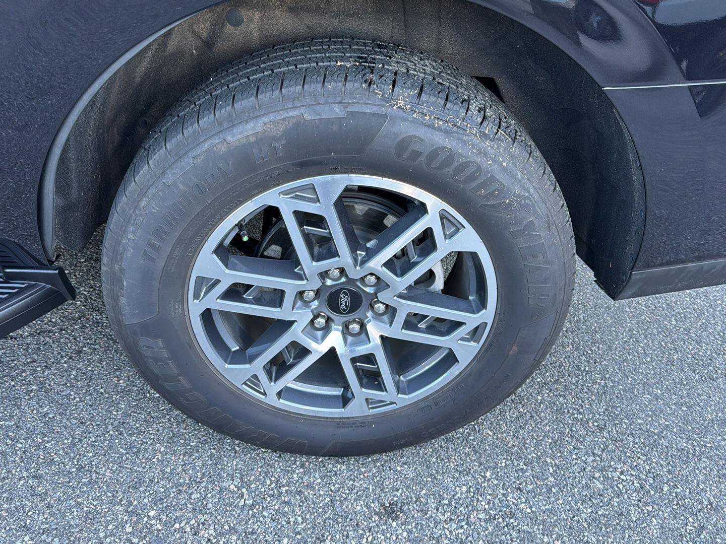 Certified 2025 Ford Expedition Active image 34