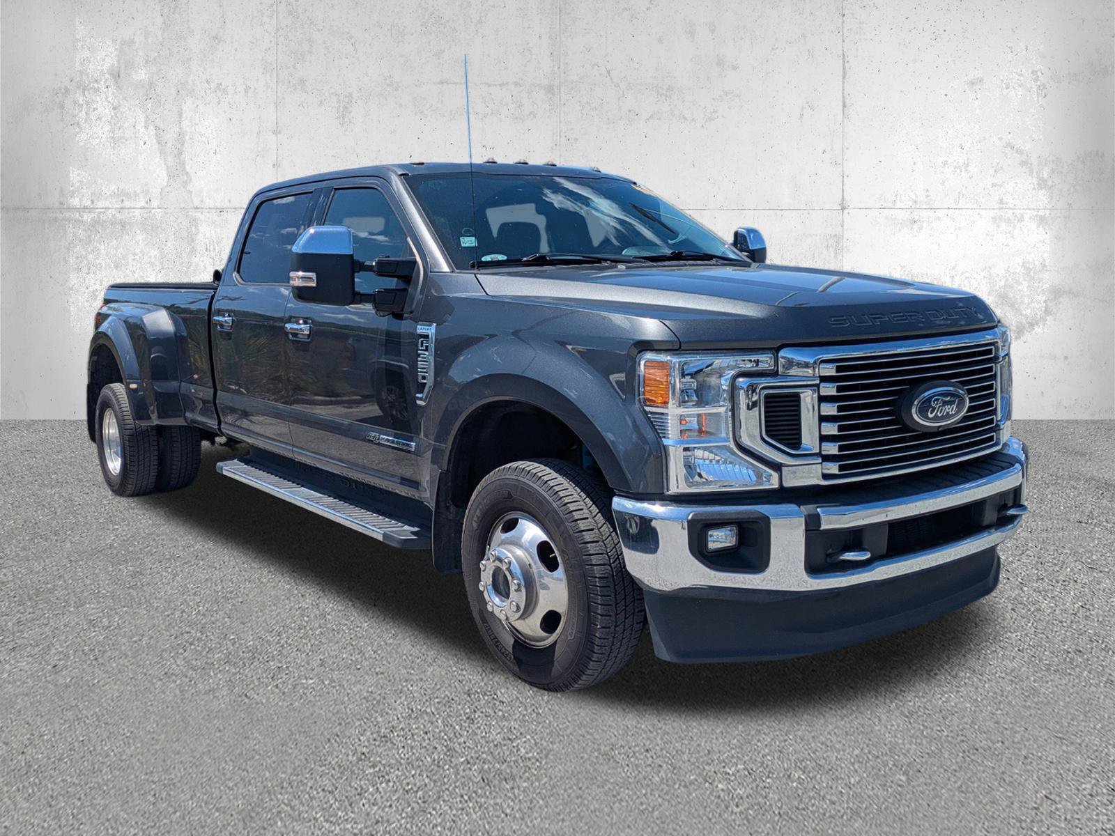 Certified 2020 Ford F350 Lariat w/ Lariat Ultimate Package AWD/4WD image 2