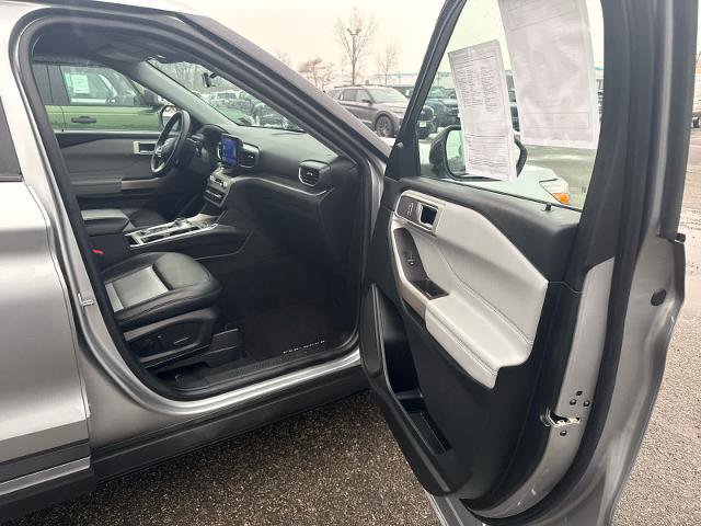 Certified 2023 Ford Explorer XLT w/ Equipment Group 202A image 8
